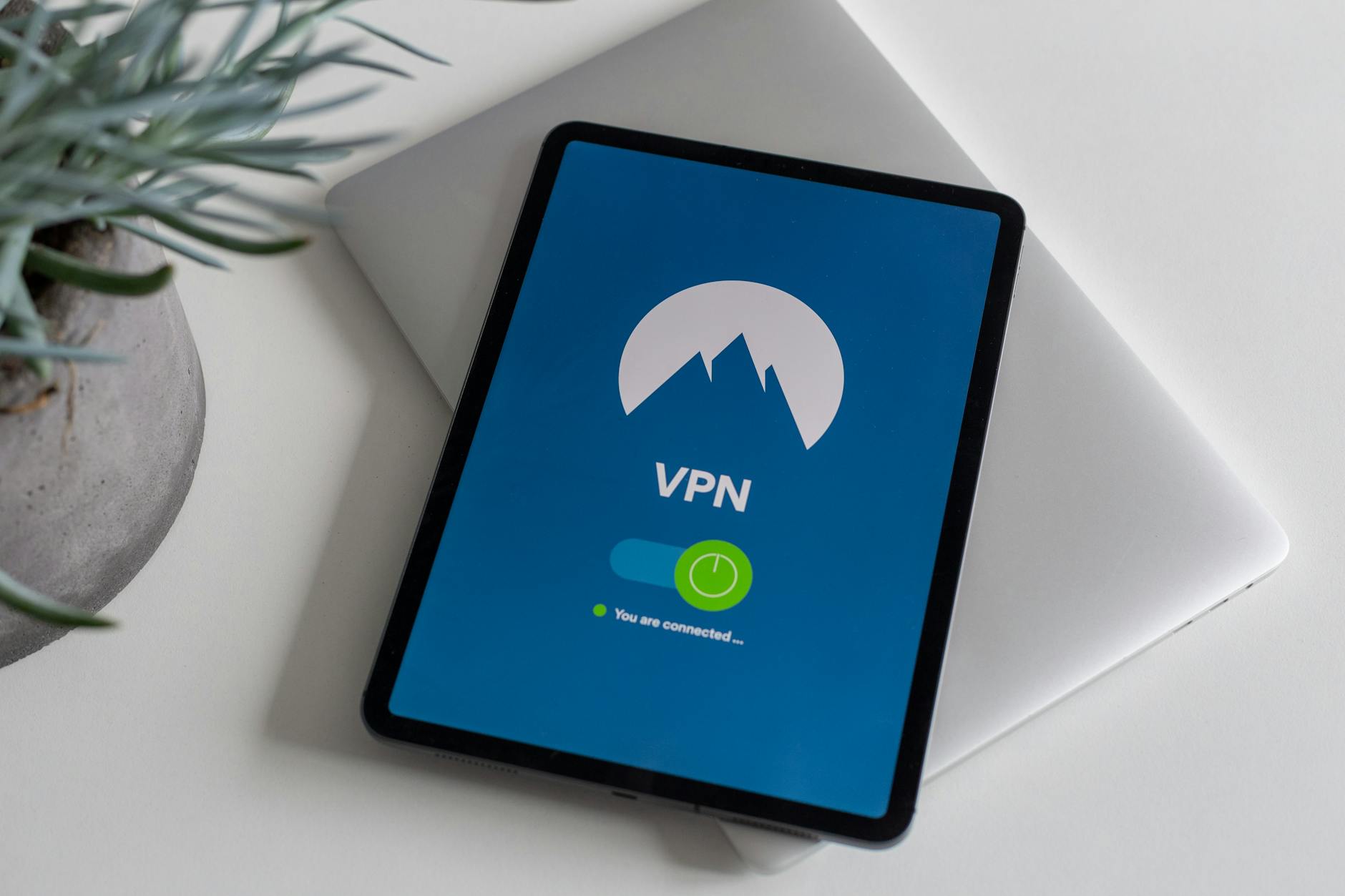 Keamanan Internet 2023: Memilih VPN Terbaik untuk Privasi